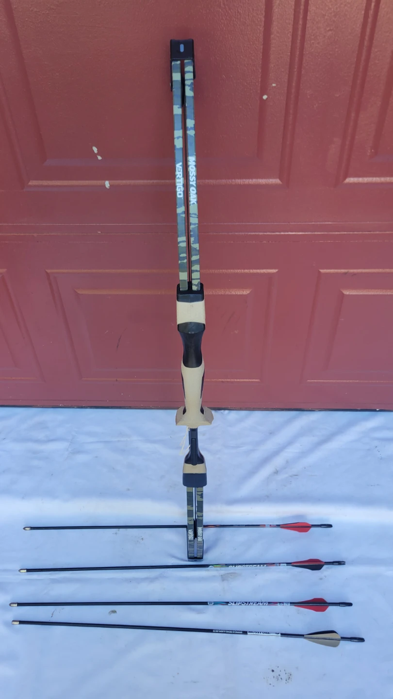 Mossy Oak Compound Bow with Arrows - photo 3