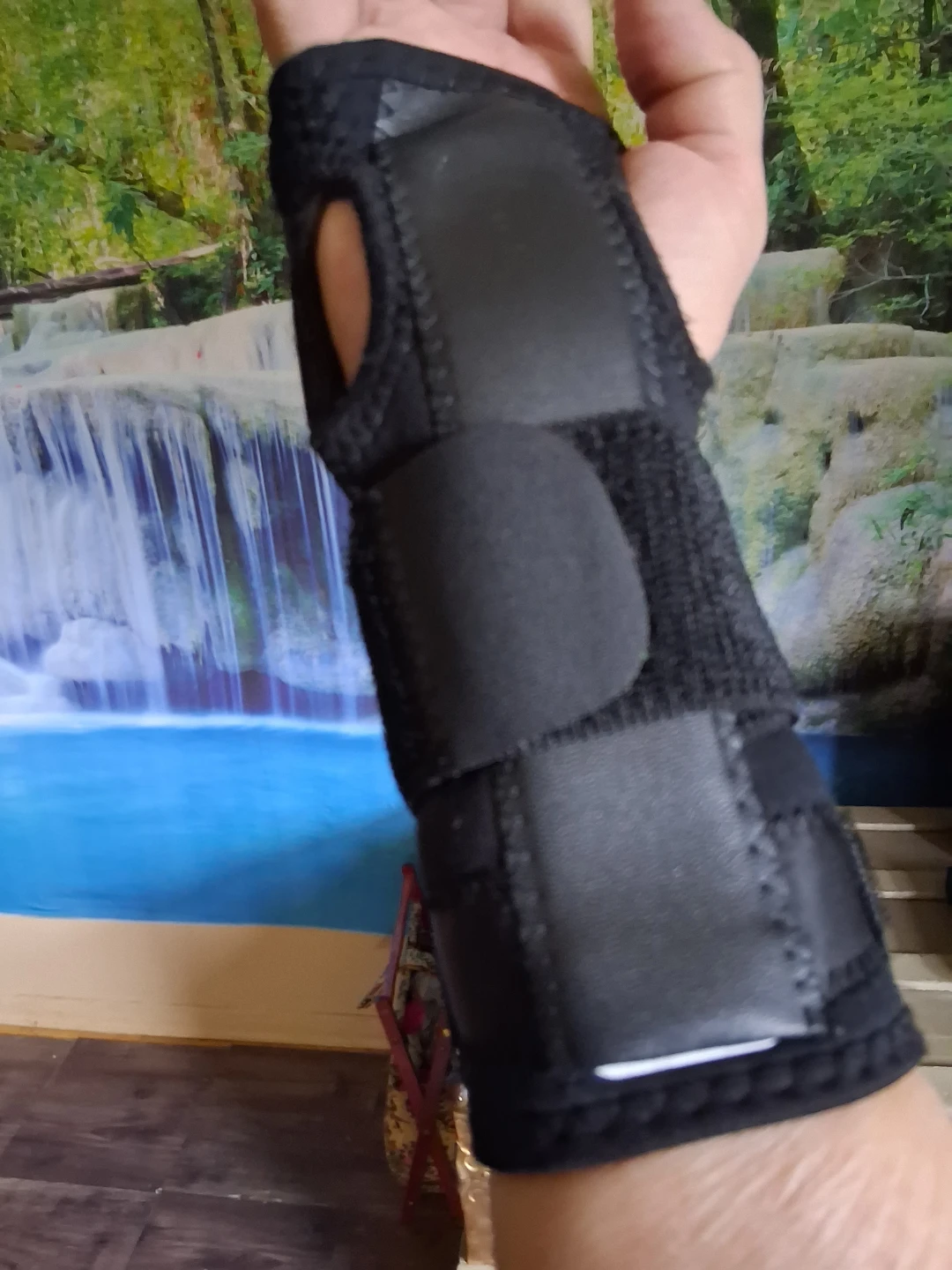 Adjustable carpal tunnel Wrist Support Brace - photo 2