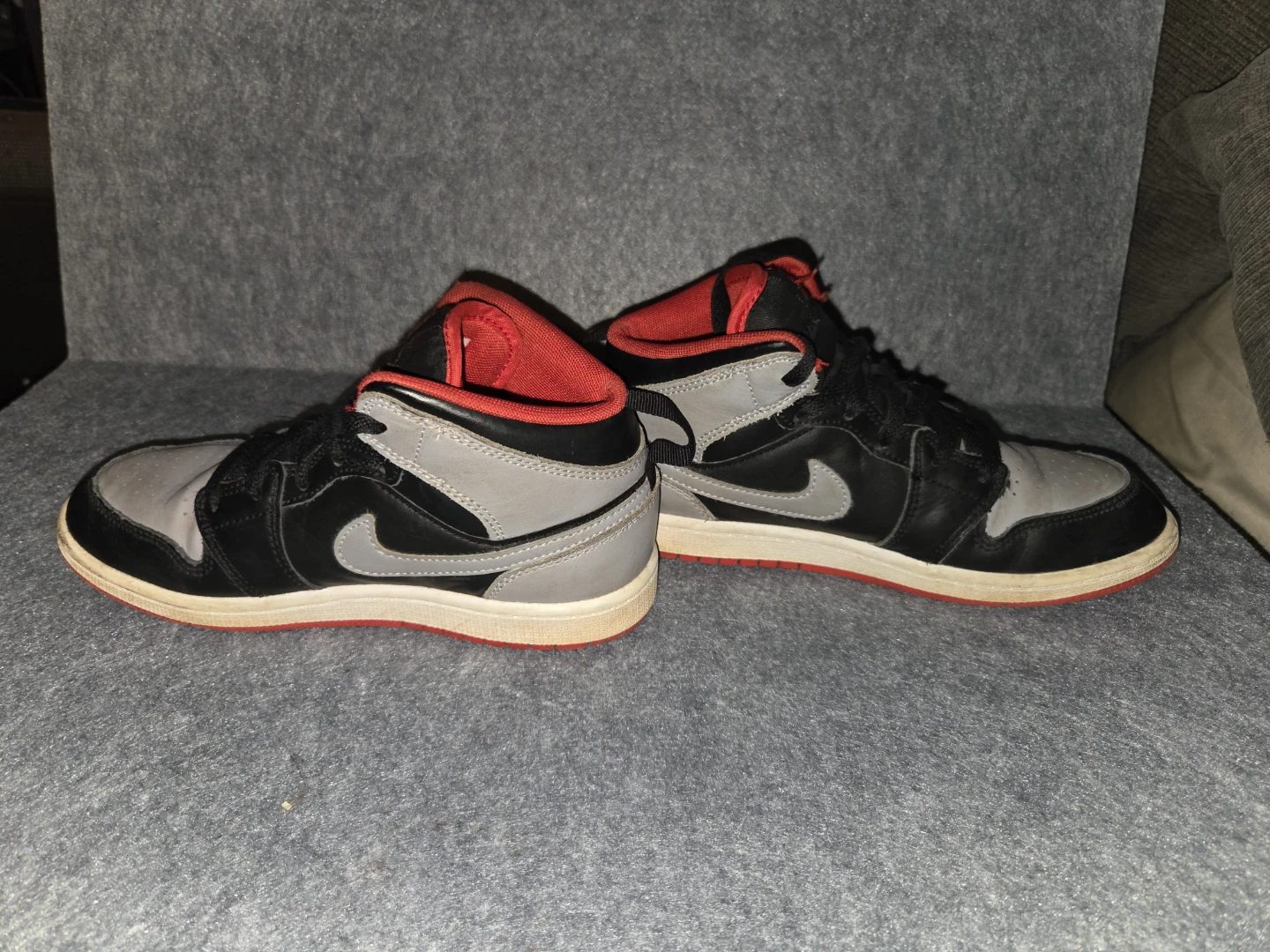Nike Air Jordan 1 Mid Shoes Youth Size 2.5Y - photo 3