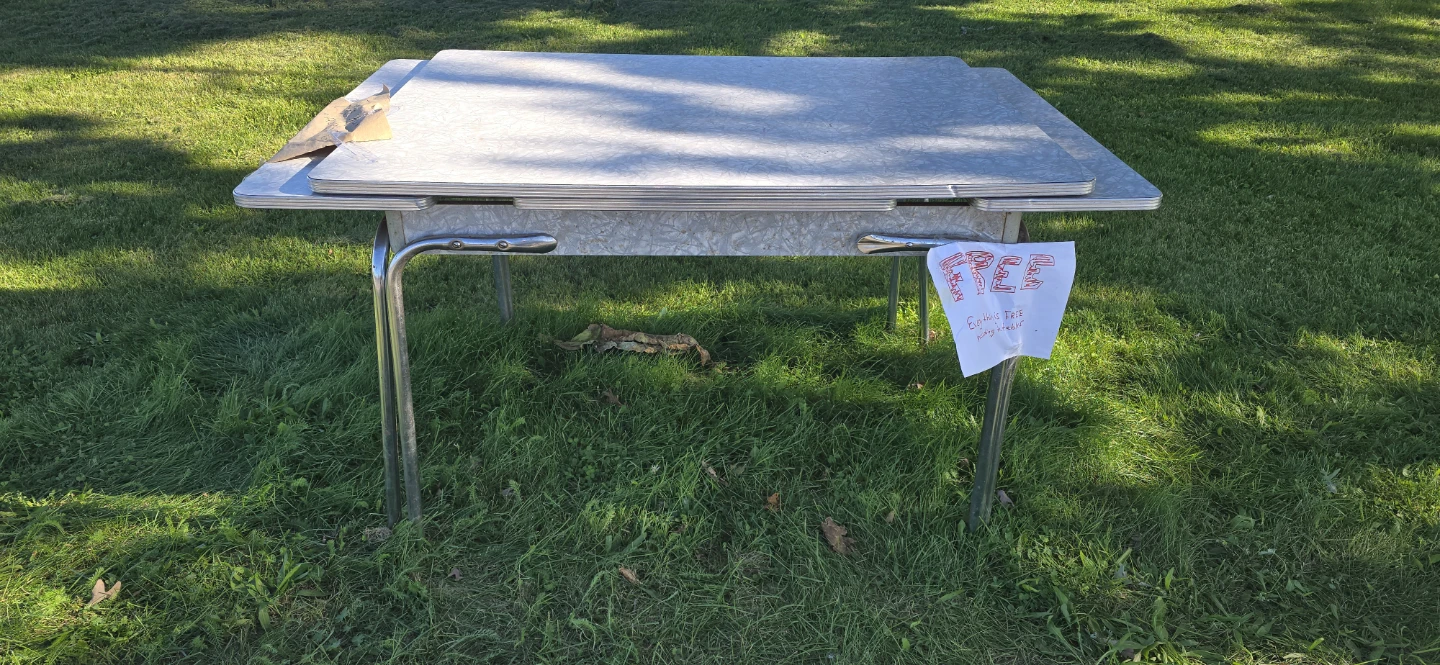 FREE TABLE (NO CHAIRS)