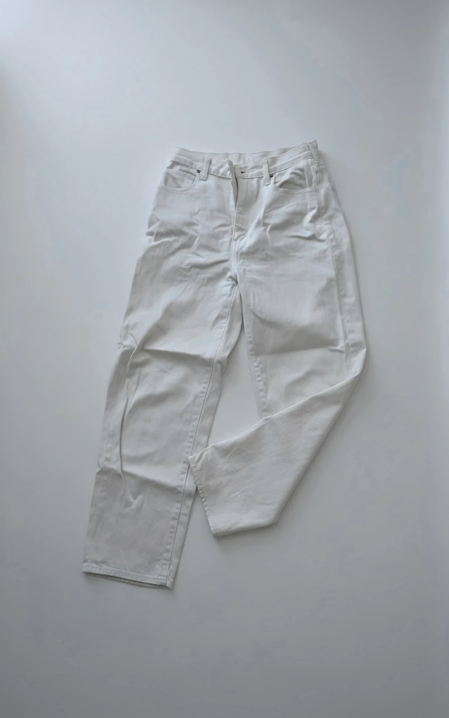 Uniqlo Relaxed Tapered Jeans (Ivory White 27)