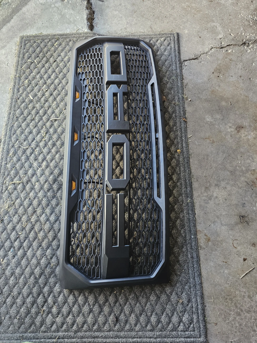 FORD RAPTOR FRONT GRILLE - photo 2