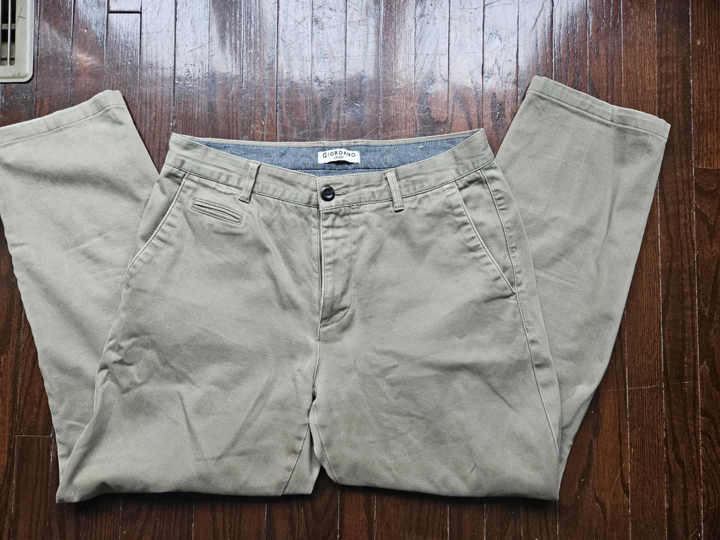 Men’s 32W Cotton Pants & M Top - photo 2