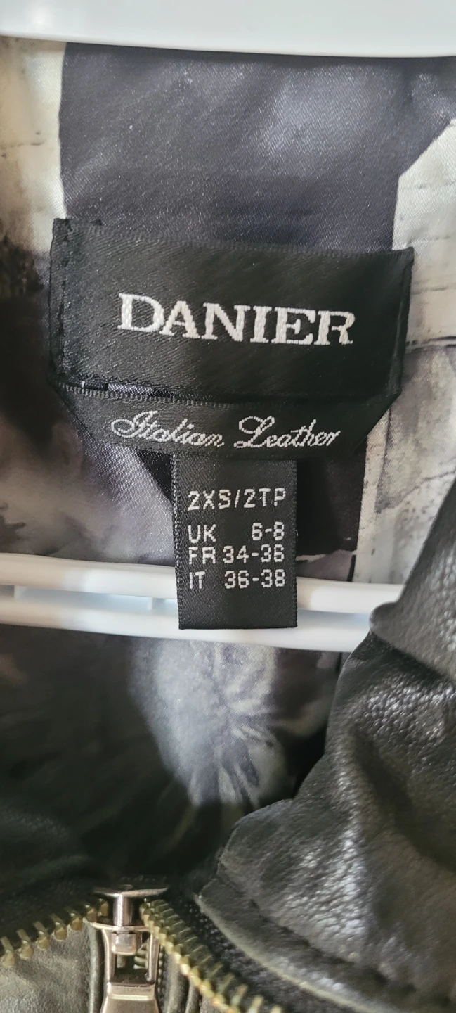 Danier Italian Leather Jacket - 2XS - photo 4