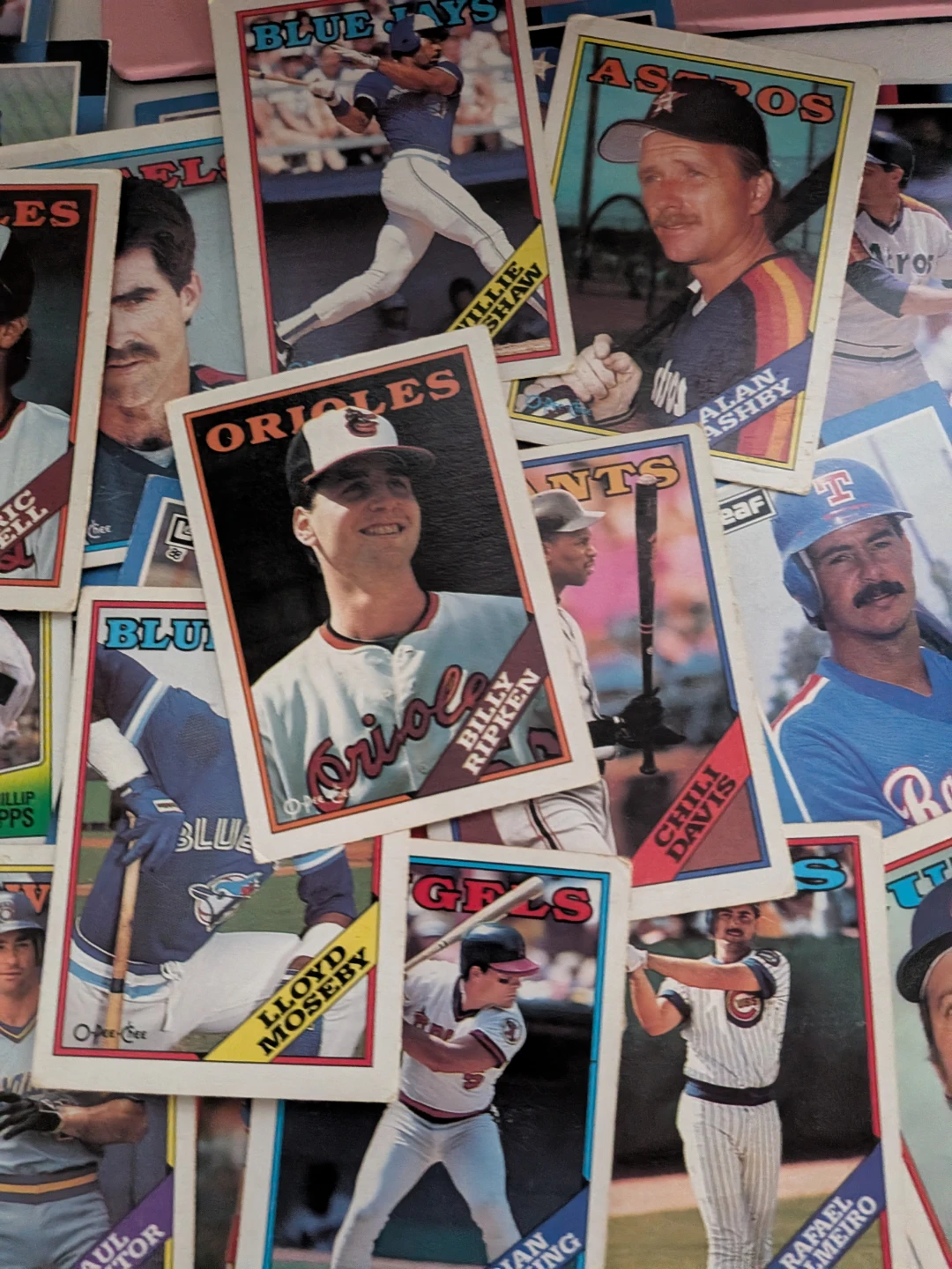 Vintage 1980s MLB Baseball Card Collection - photo 3