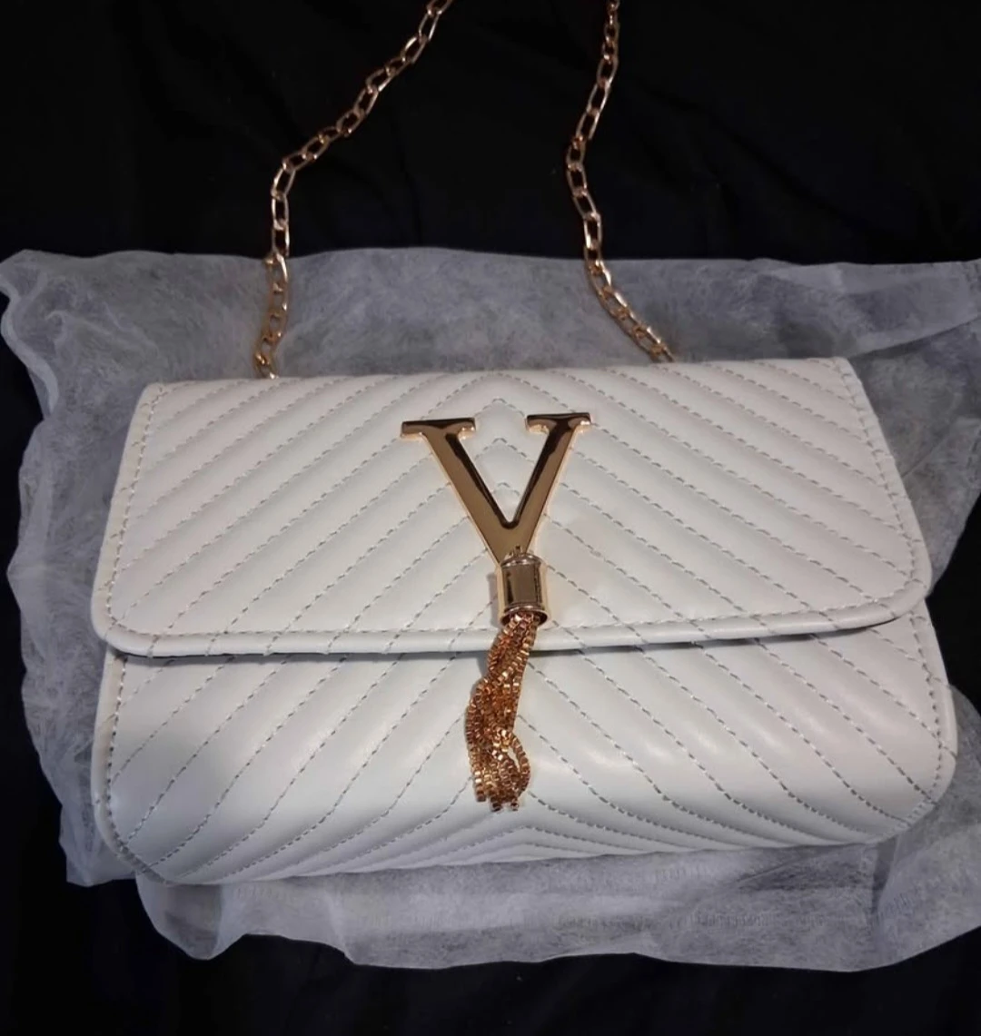 White shoulder bag