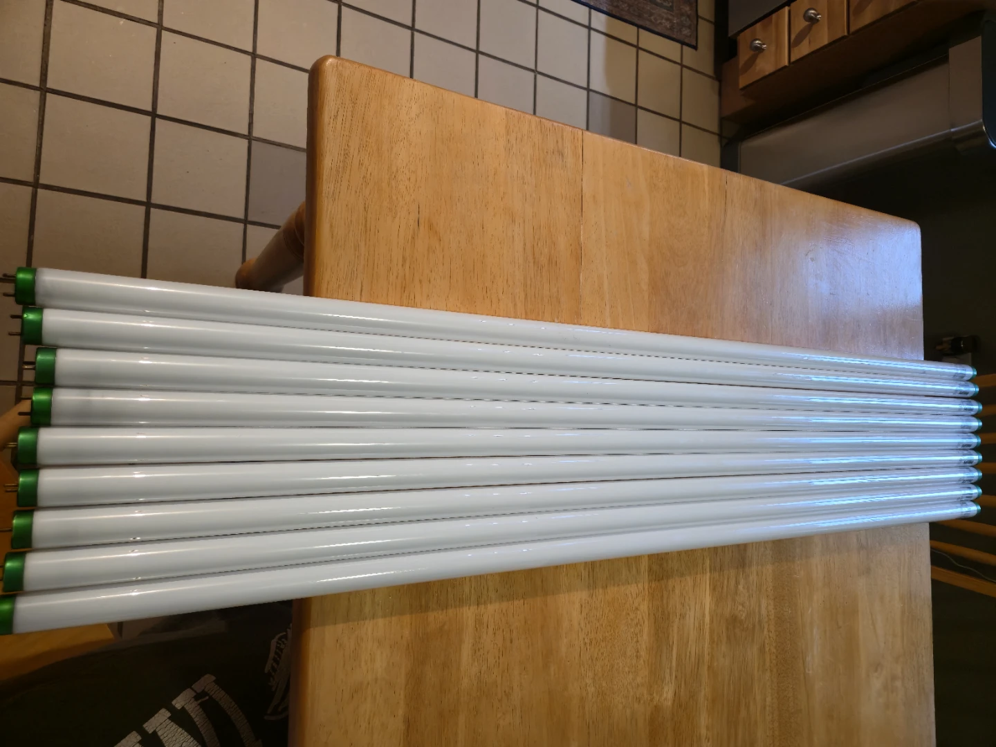 Lot of 9 Philips 4FT T8 Fluorescent Bulbs – 32W