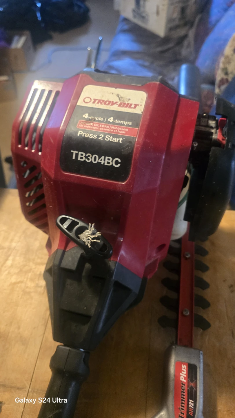 Troy-Bilt TB304BC 4-Cycle Trimmer with Hedge Trimmer Attachment - photo 2
