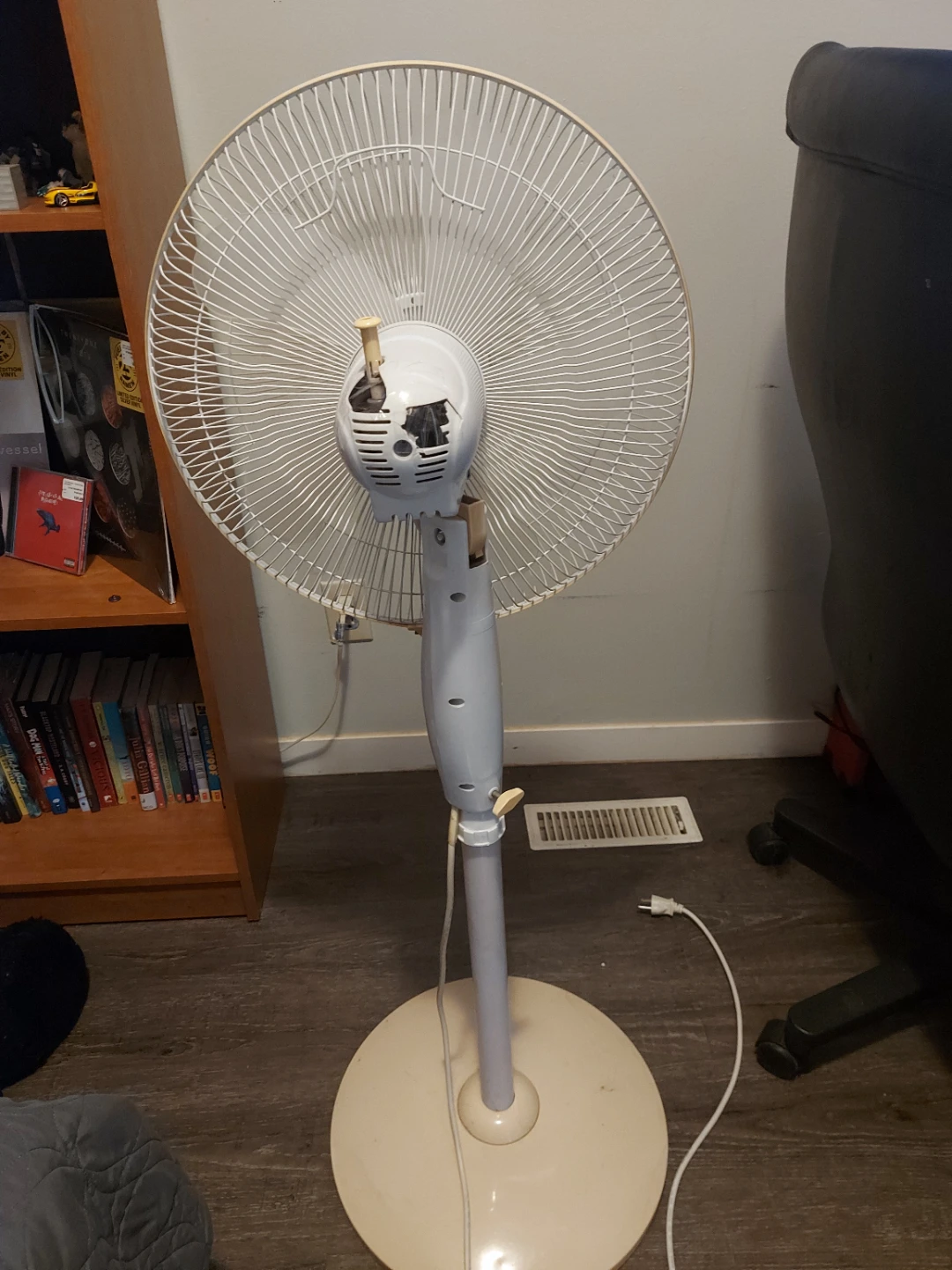 Airworks Pedestal Fan - photo 4