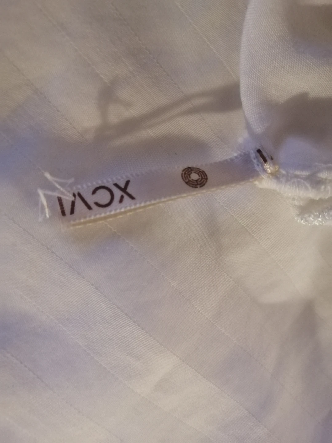 XCVI White Embroidered Tunic (Fits XL/XXL) - photo 3
