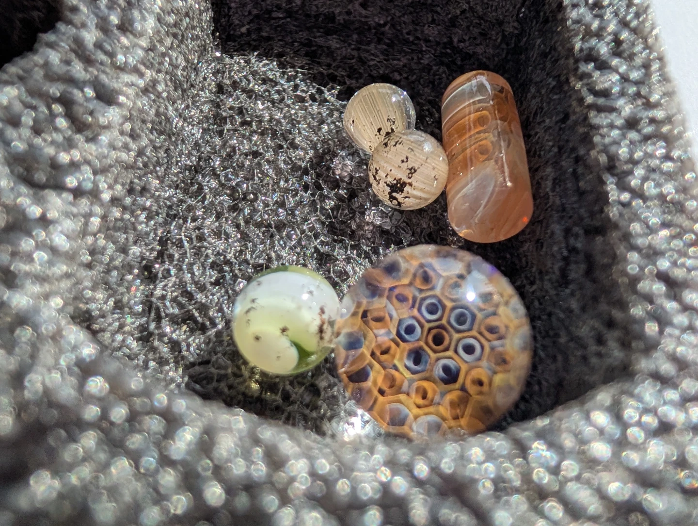 Gold fumed glass directional carb cap & pearls
