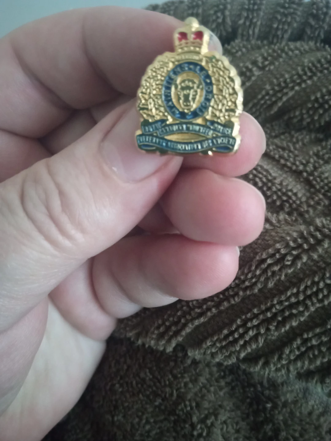 RCMP Veterans Association Lapel Pin - photo 2
