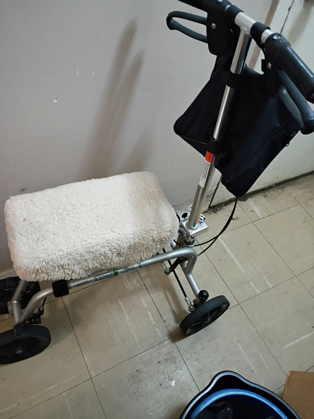 Medical Knee Scooter with Fleece Pad - photo 3