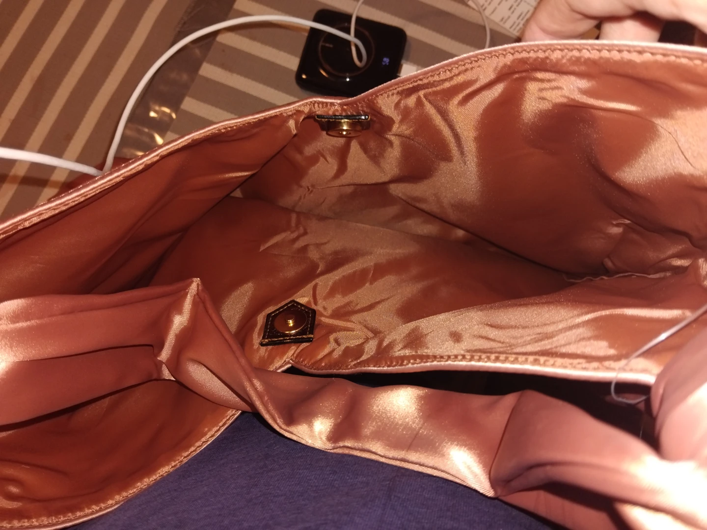 Victoria's Secret metallic hobo bag - photo 3