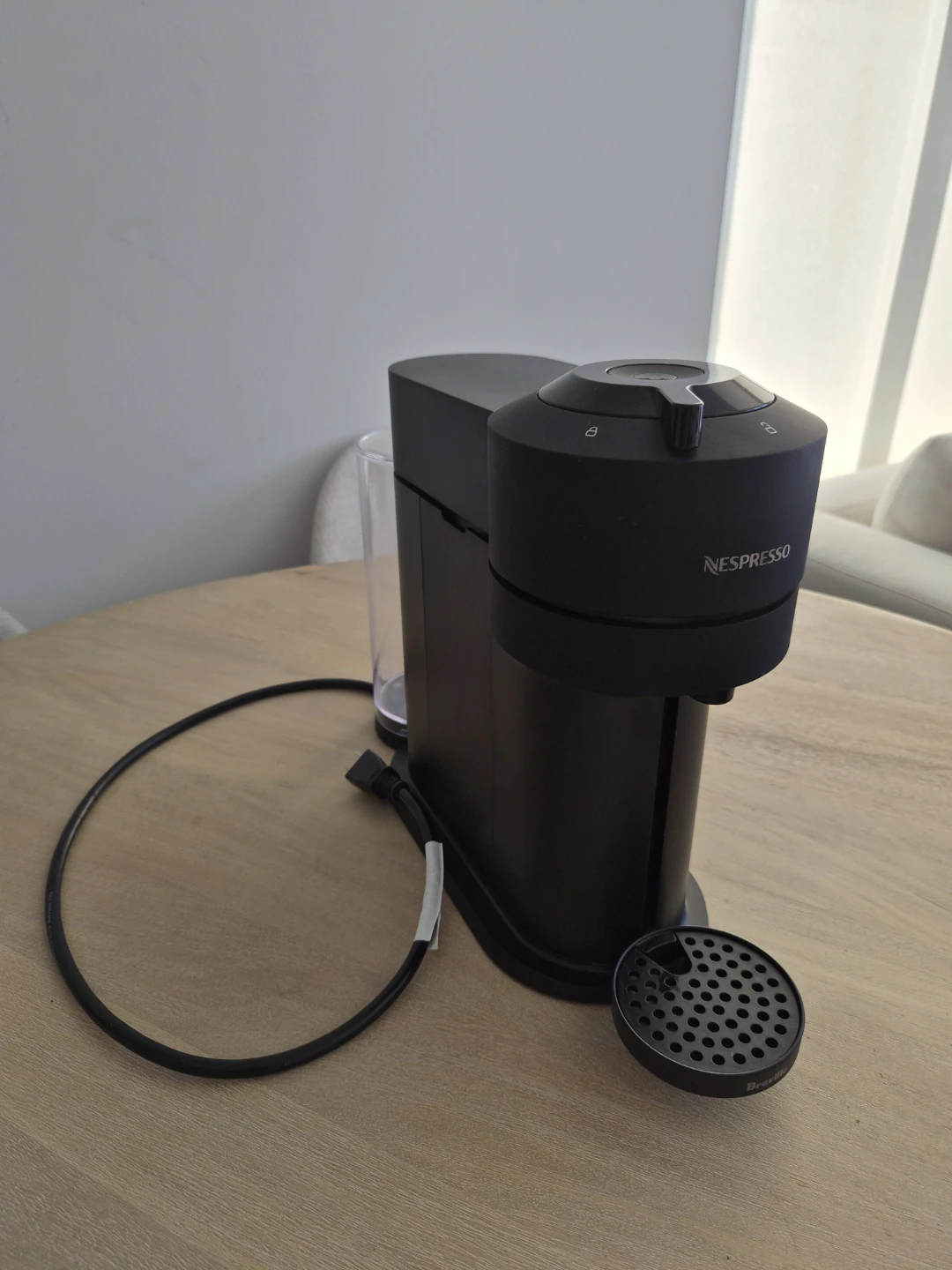 Nespresso Vertuo Next + Capsule Drawer + Descaling Kit - photo 2