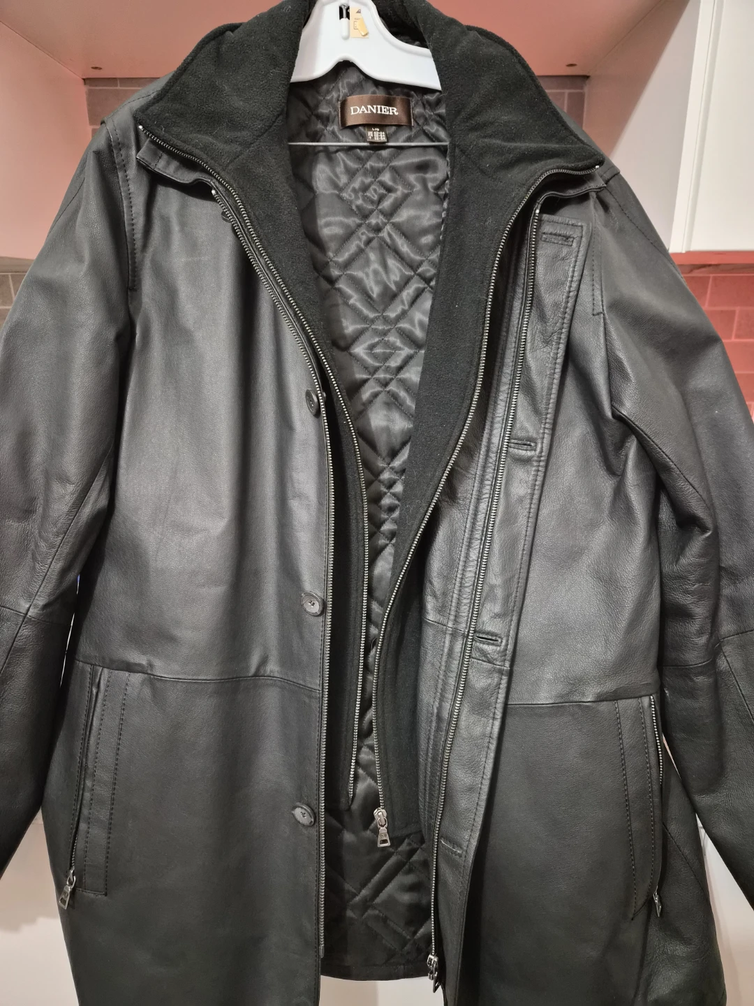 Danier Leather Jacket L/G - photo 3