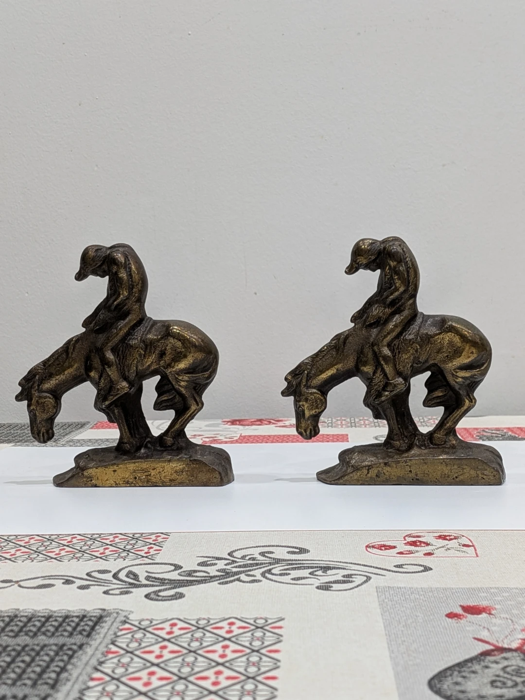 Antique Solid Metal "End of the Trail" bookends - photo 4