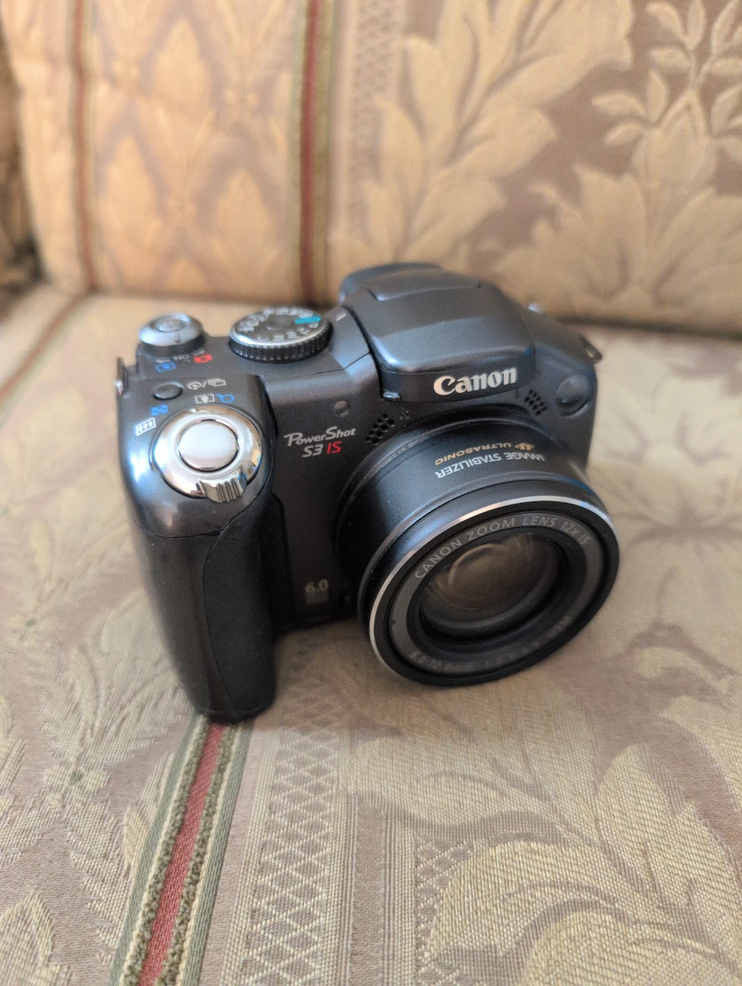 Canon PowerShot S3 IS Digital Camera