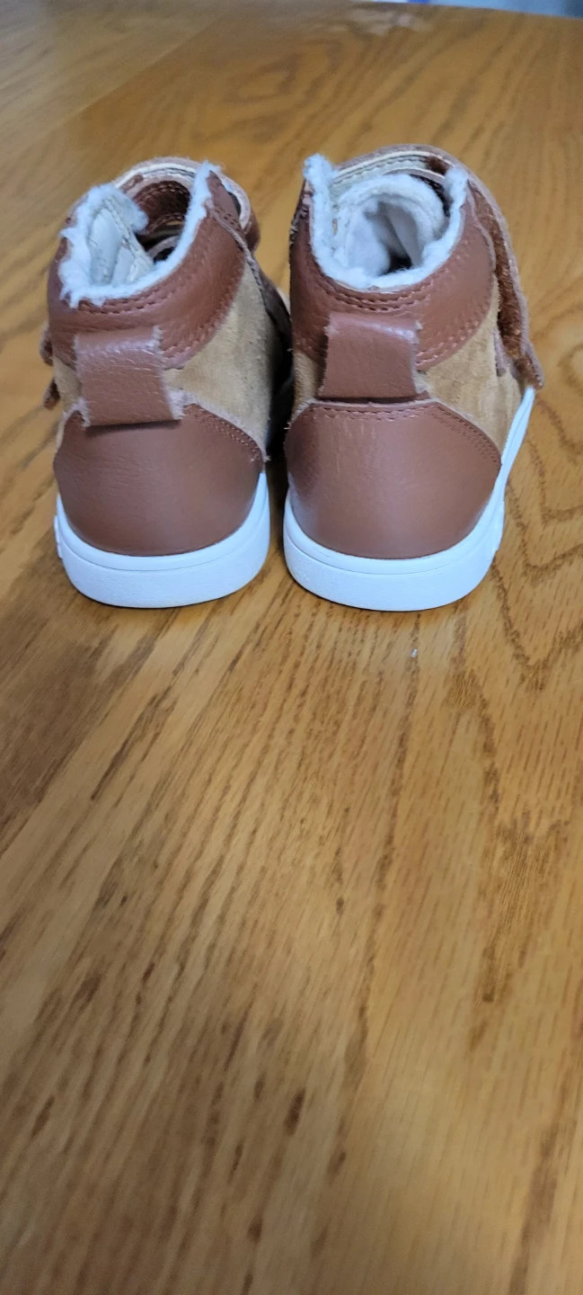 UGG Kids Brown Leather Sneakers sz7 - photo 5