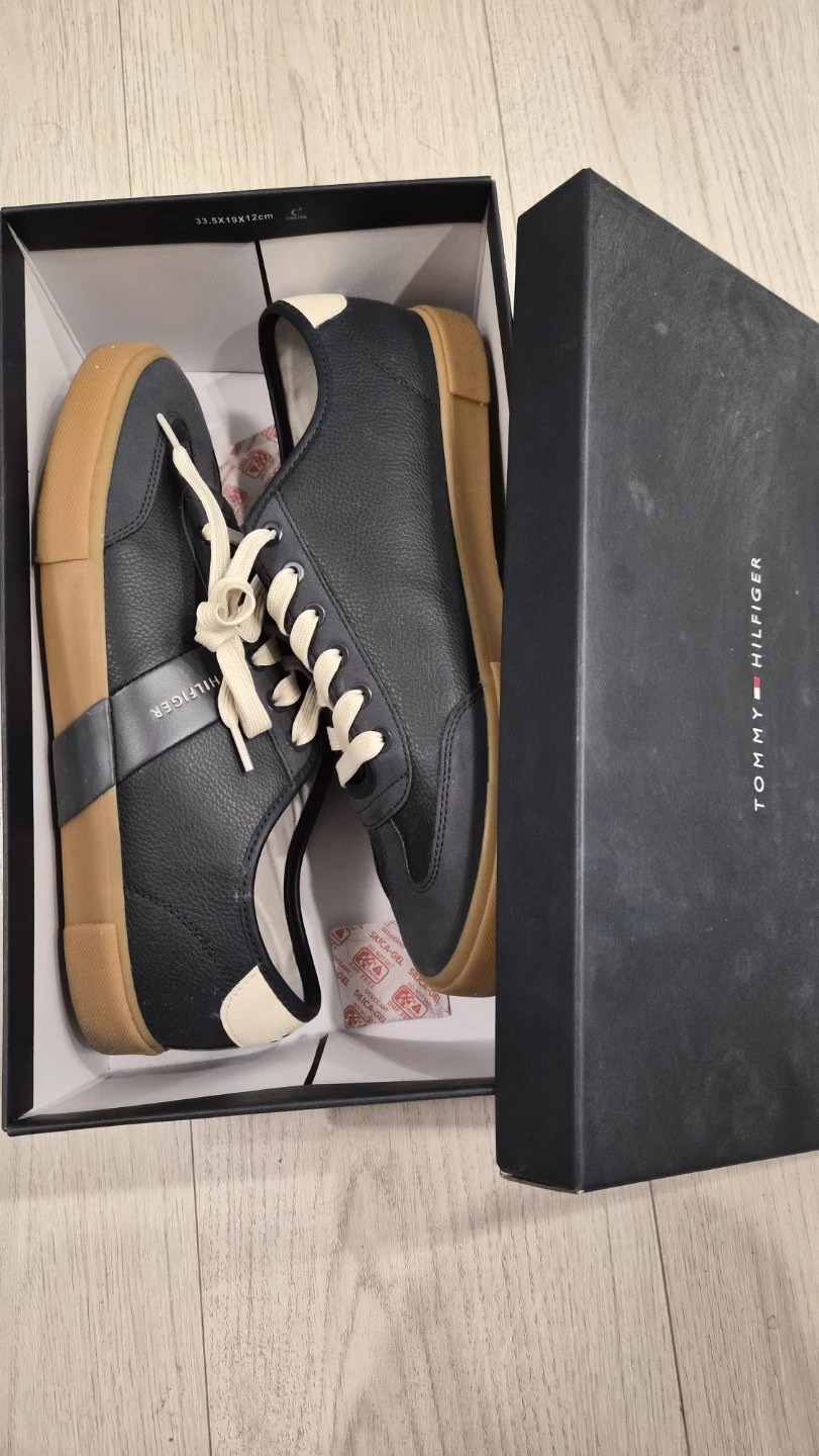 Tommy Hilfiger sneakers