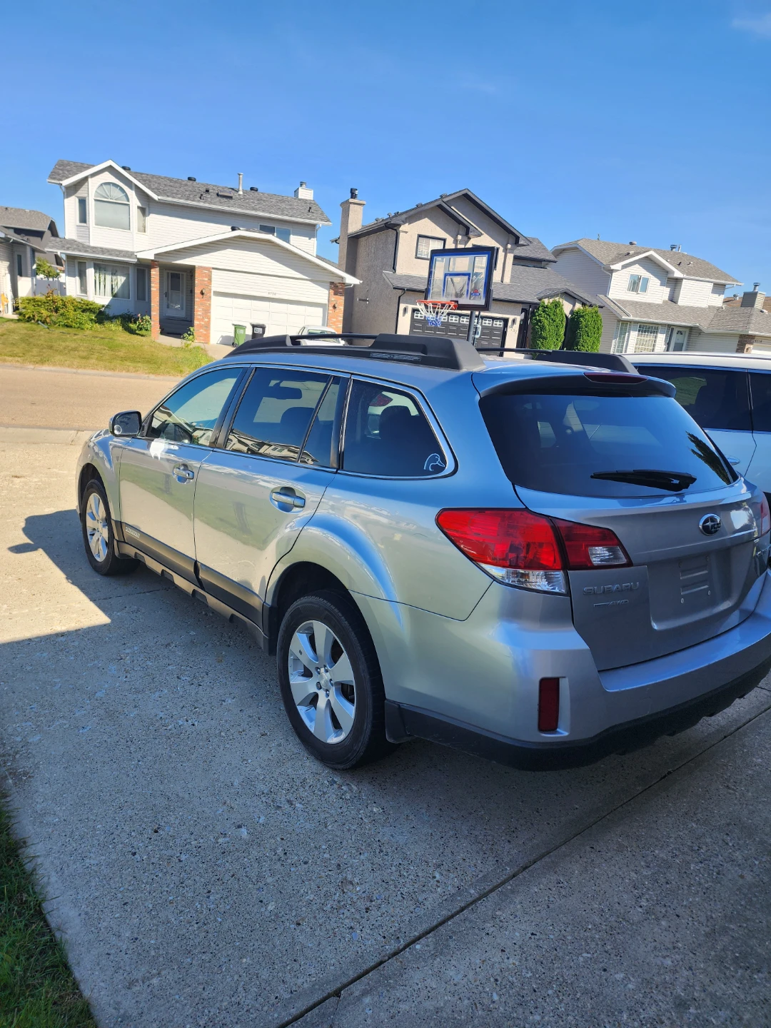 Subaru Outback Silver SUV - photo 2