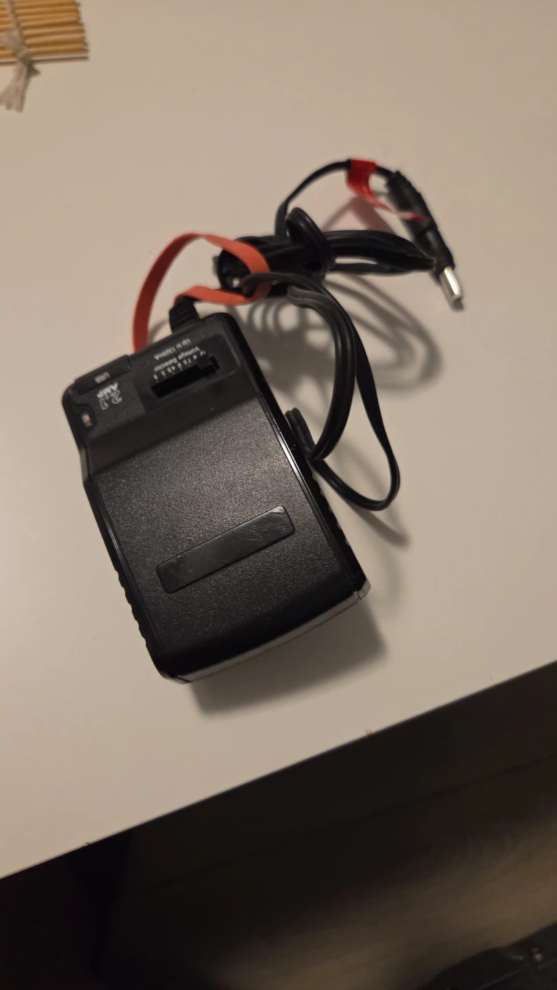Insignia NS-AC1200-C Universal AC Adapter