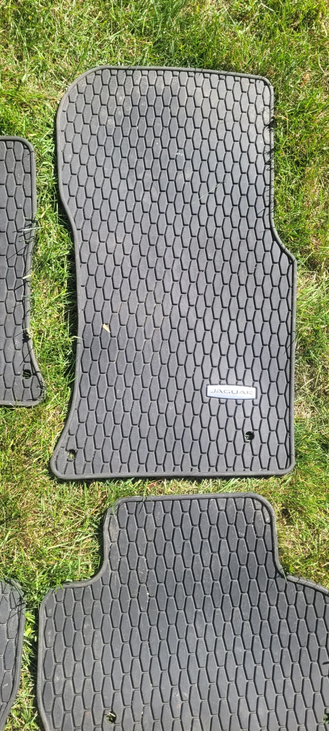 Set of 4 Jaguar Rubber Floor Mats - photo 5