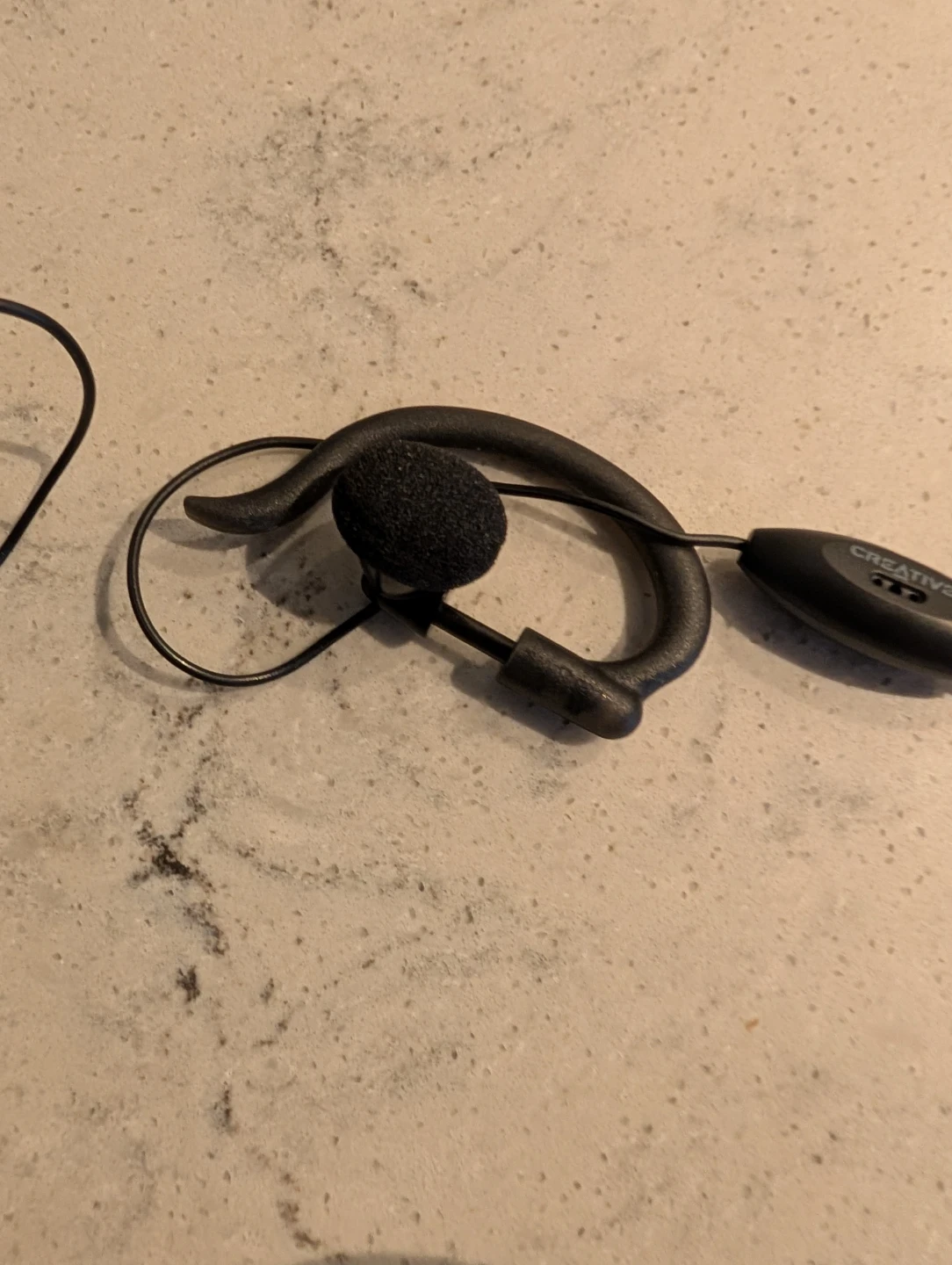 Creative Labs Single Ear Earbud with Microphone - photo 2