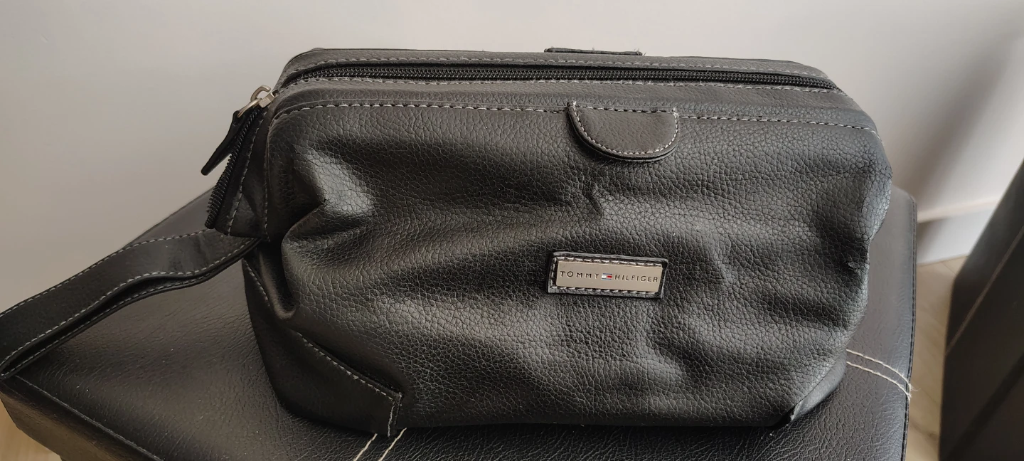 Tommy Hilfiger Black Toiletry Bag