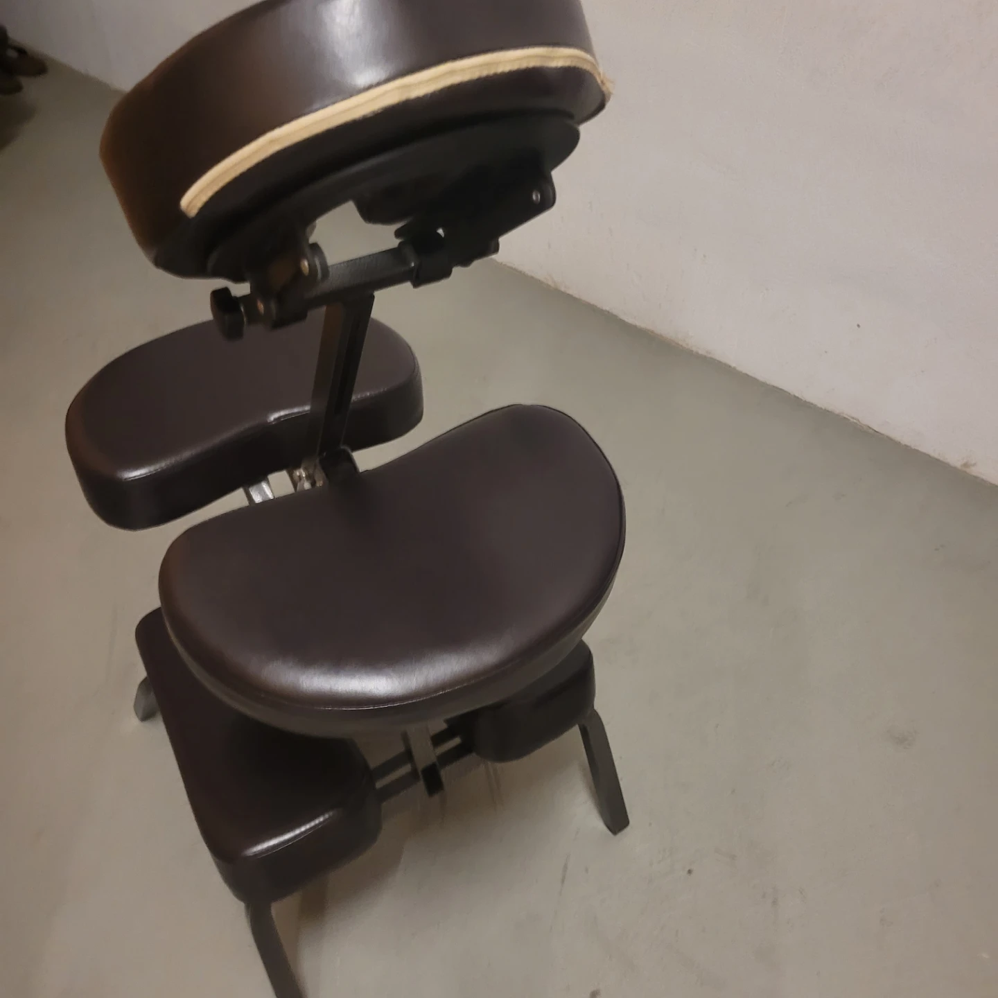PORTBLE MADSAGE CHAIR - photo 3