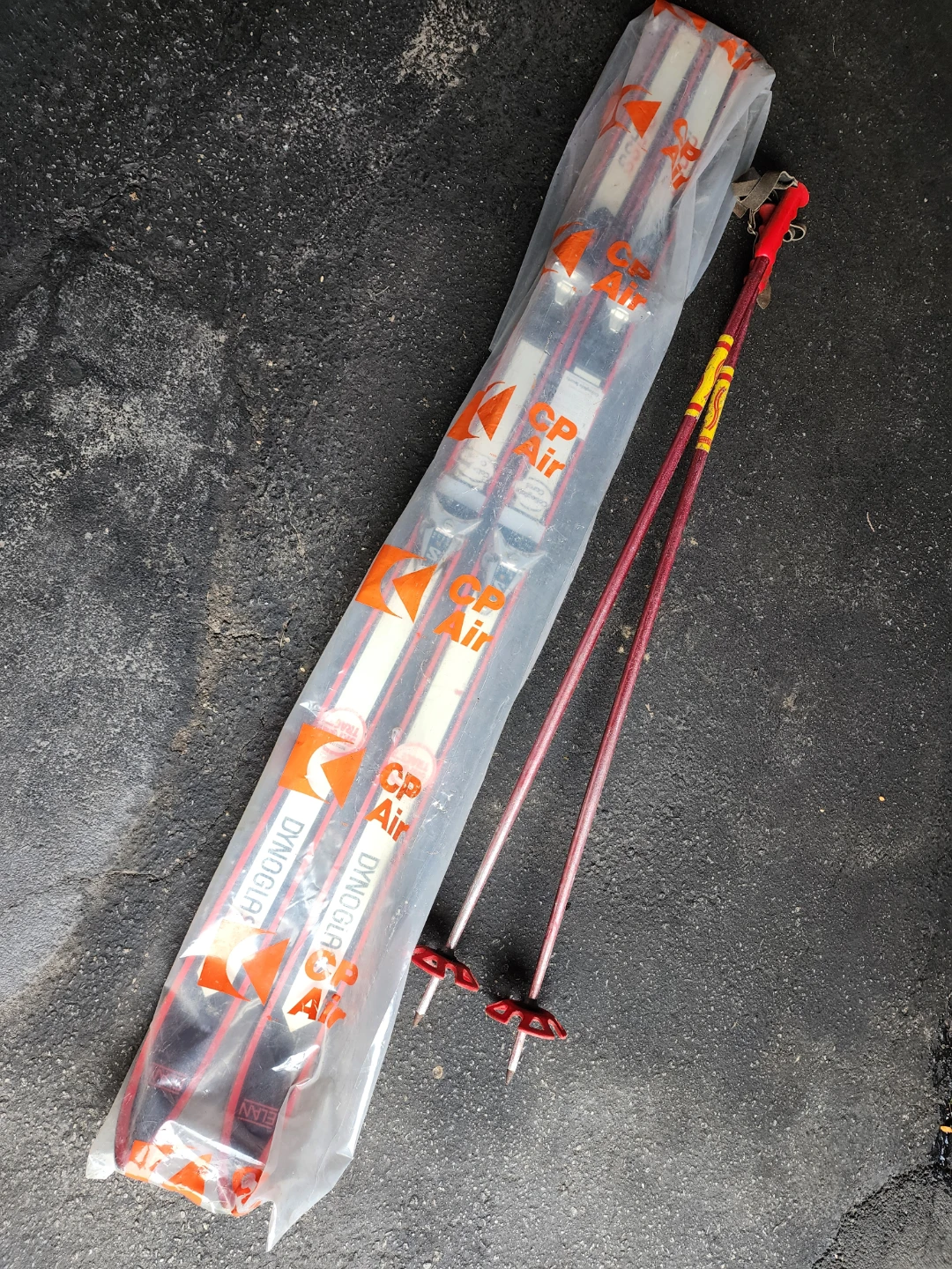 Elan Dynoglass Skis with Poles