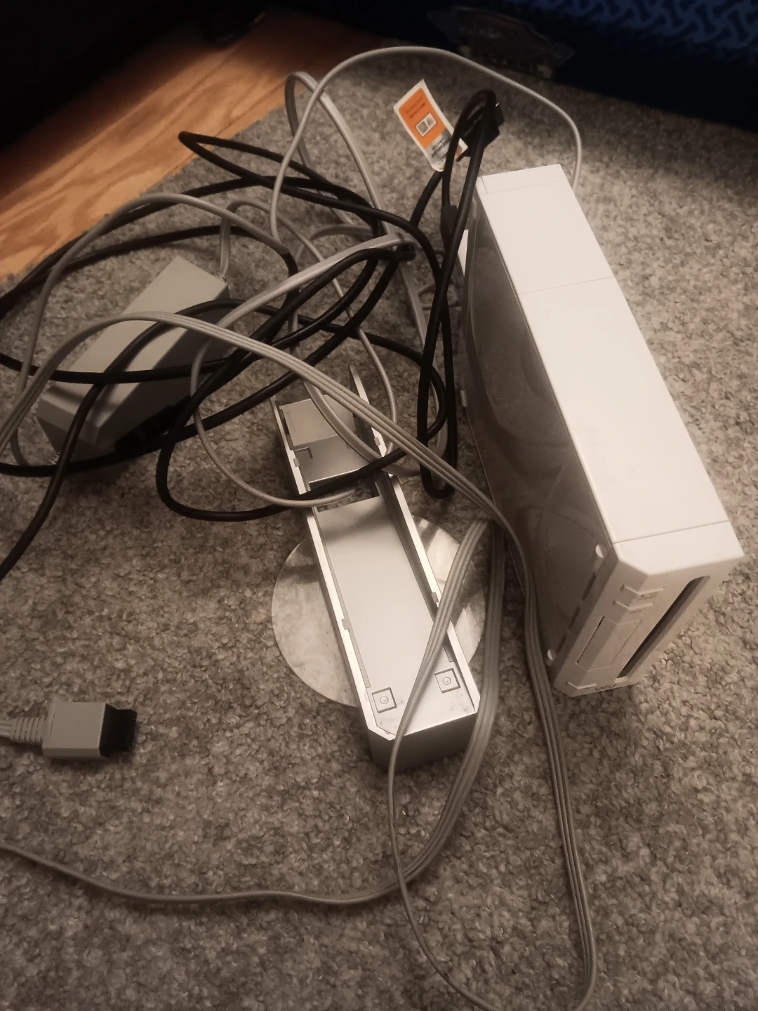 Nintendo Wii Console Bundle with Games and Guitars - photo 2