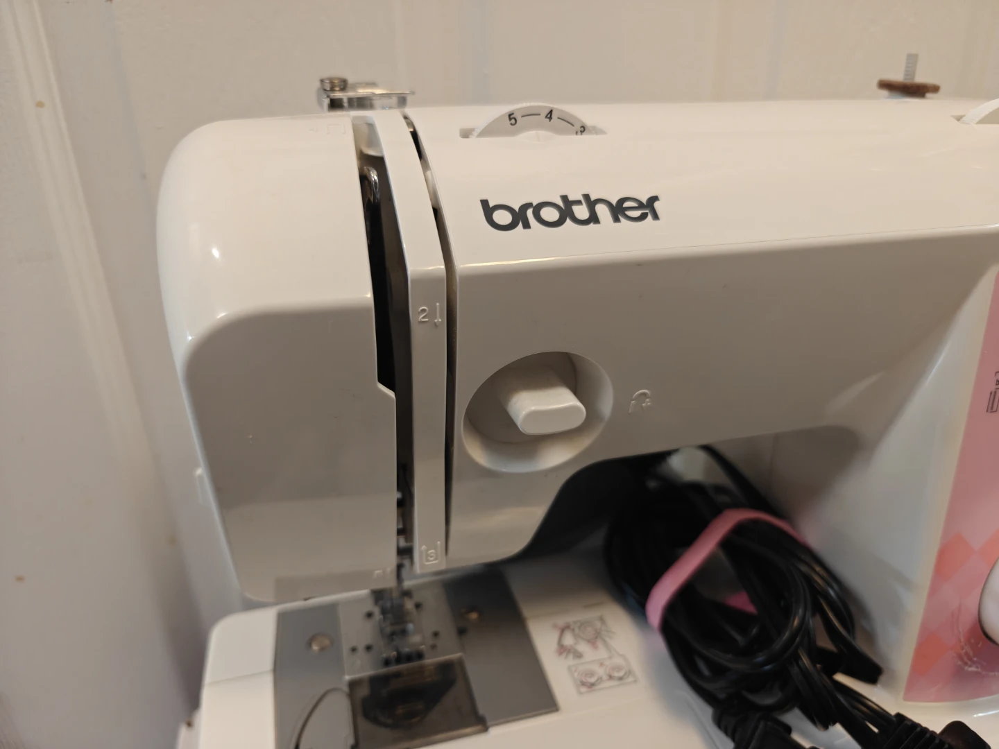 Brother XB2510 Sewing Machine - photo 4