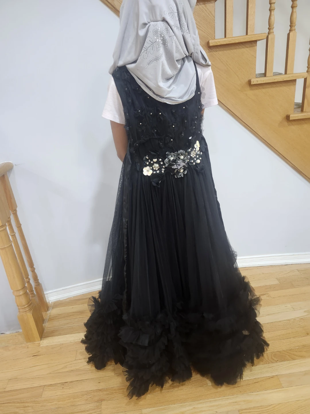 Black maxi  with floral embellishments - photo 4