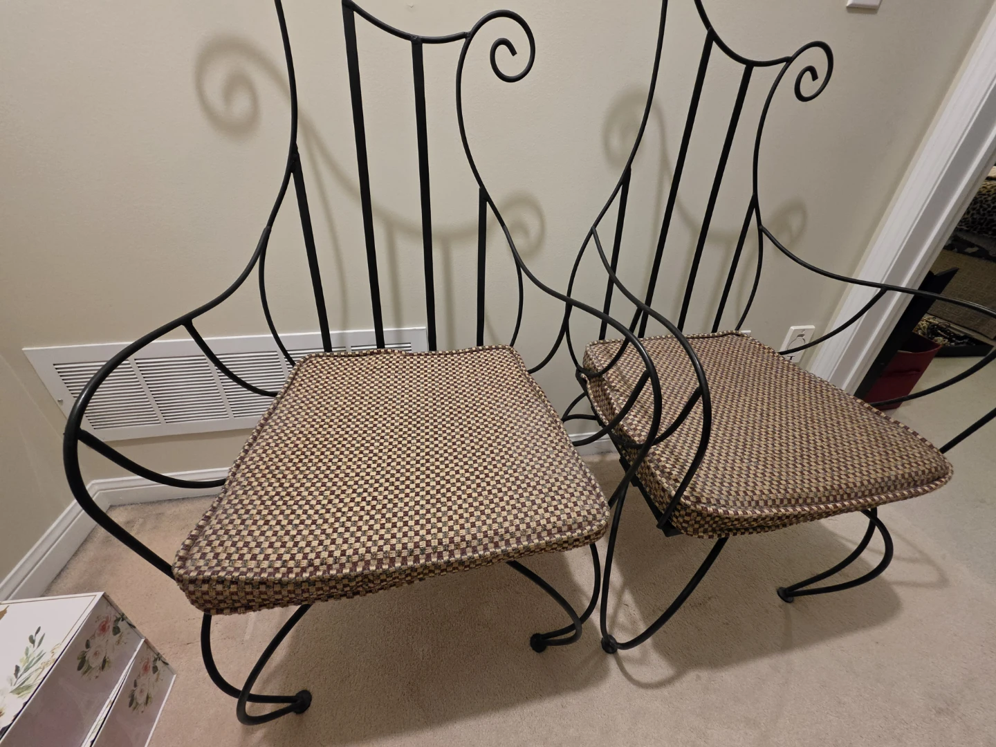Two Eccentric Vintage Wrought Iron Chairs - photo 2