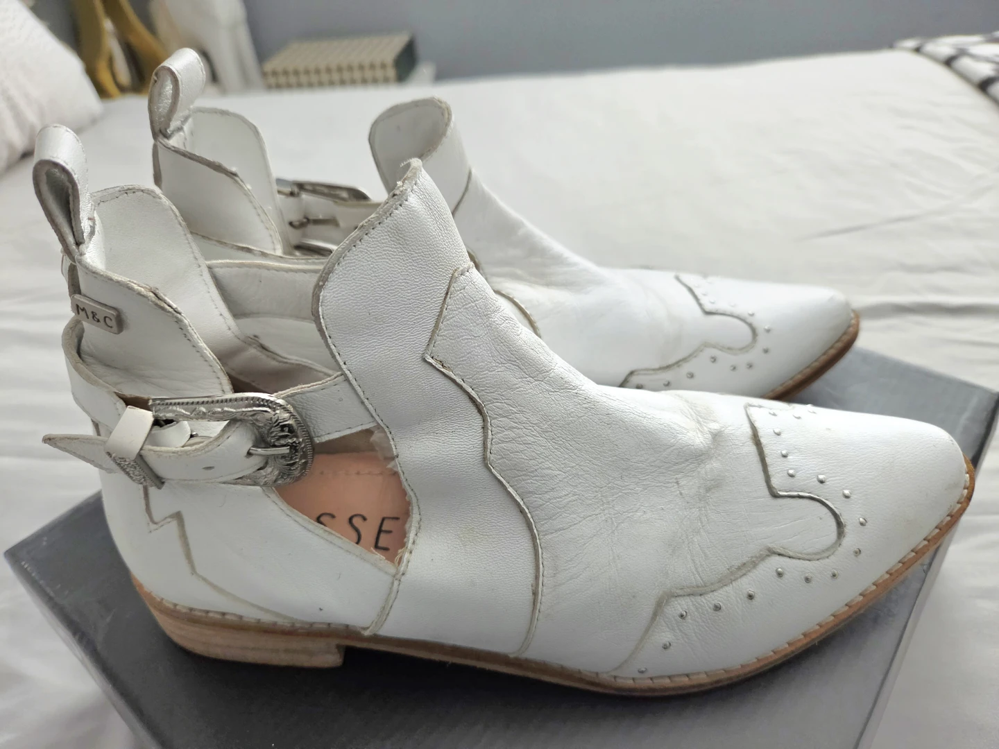 M&C White Leather Cut-Out Western Boots - photo 2