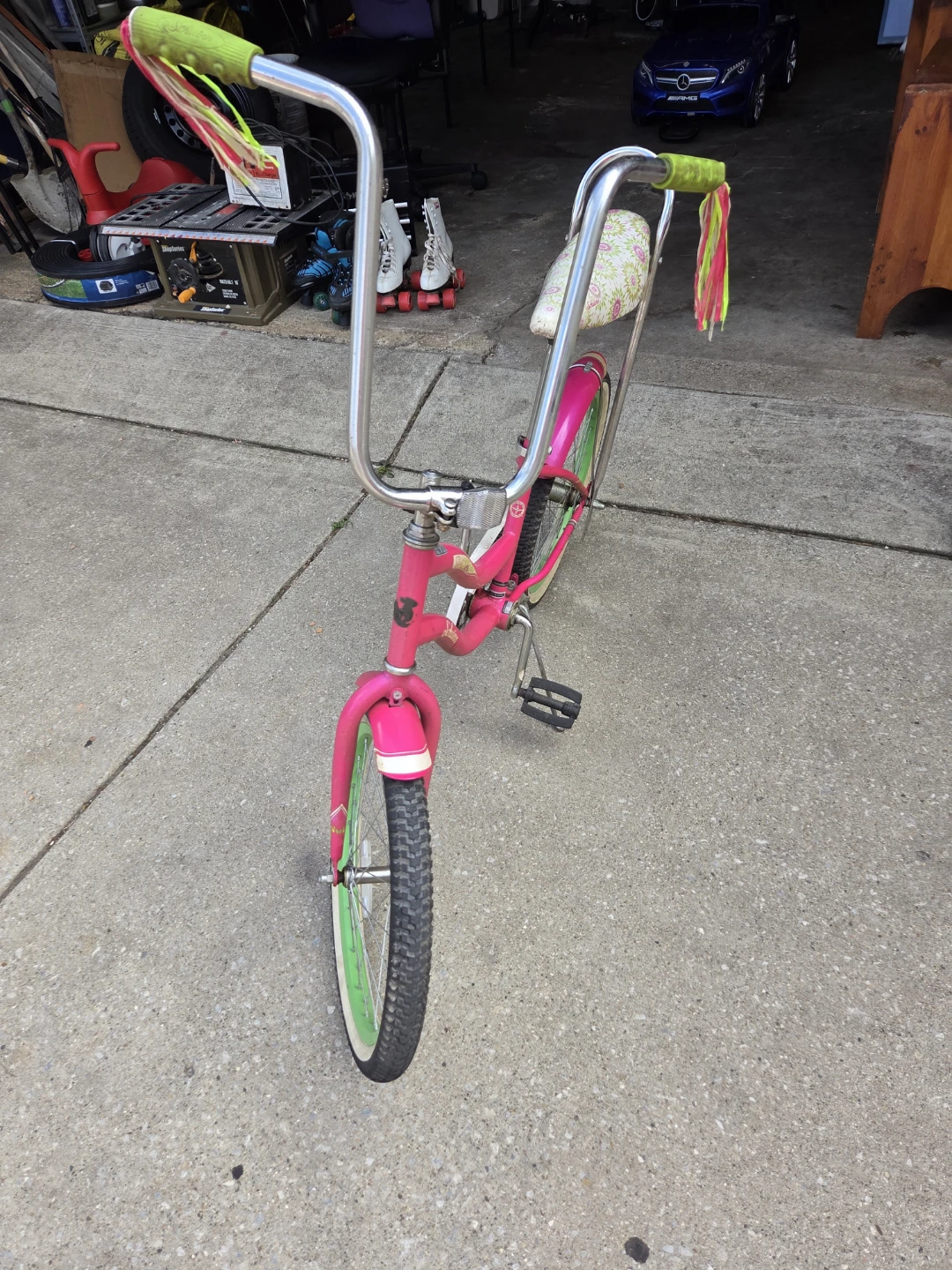 Schwinn Girl's Pink Bicycle with Floral Seat - photo 5
