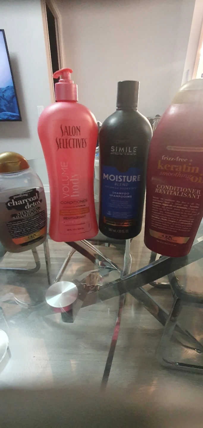 Set of 4 Hair Care Shampoo and Conditioner Bottles