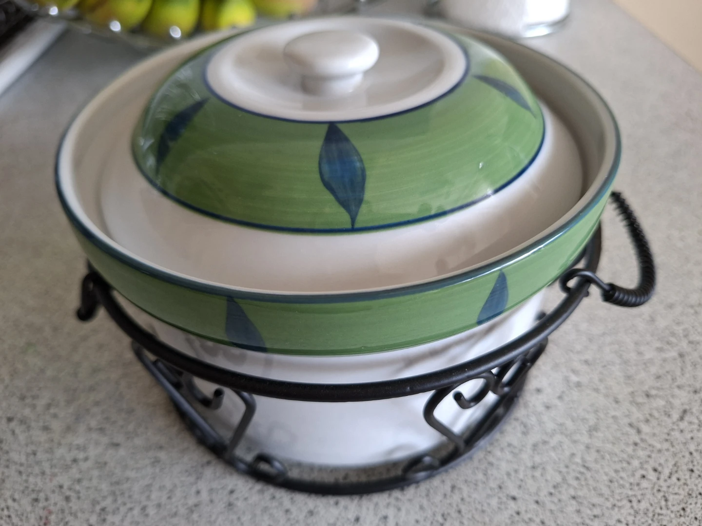 Ceramic Casserole Dish with Wire Stand