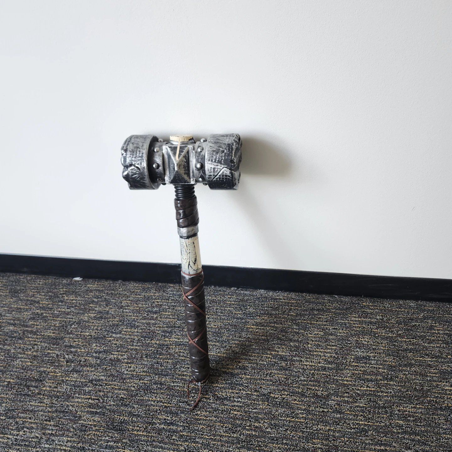 Suit Yourself Costume Co. War Hammer - photo 2
