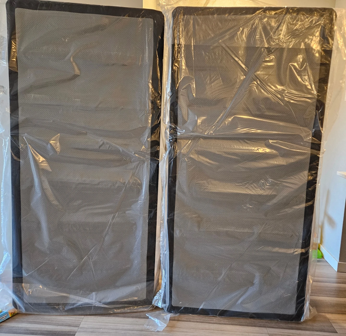 Two Twin Box Springs springwall