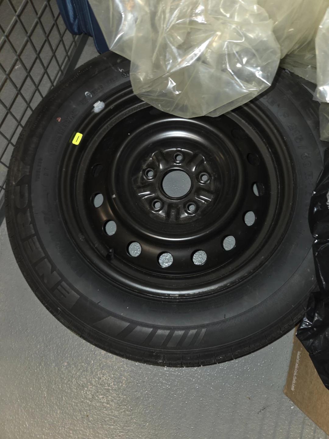 4 x Hankook Icebear Winter tires 1  Michelin P215/60R16 - photo 3