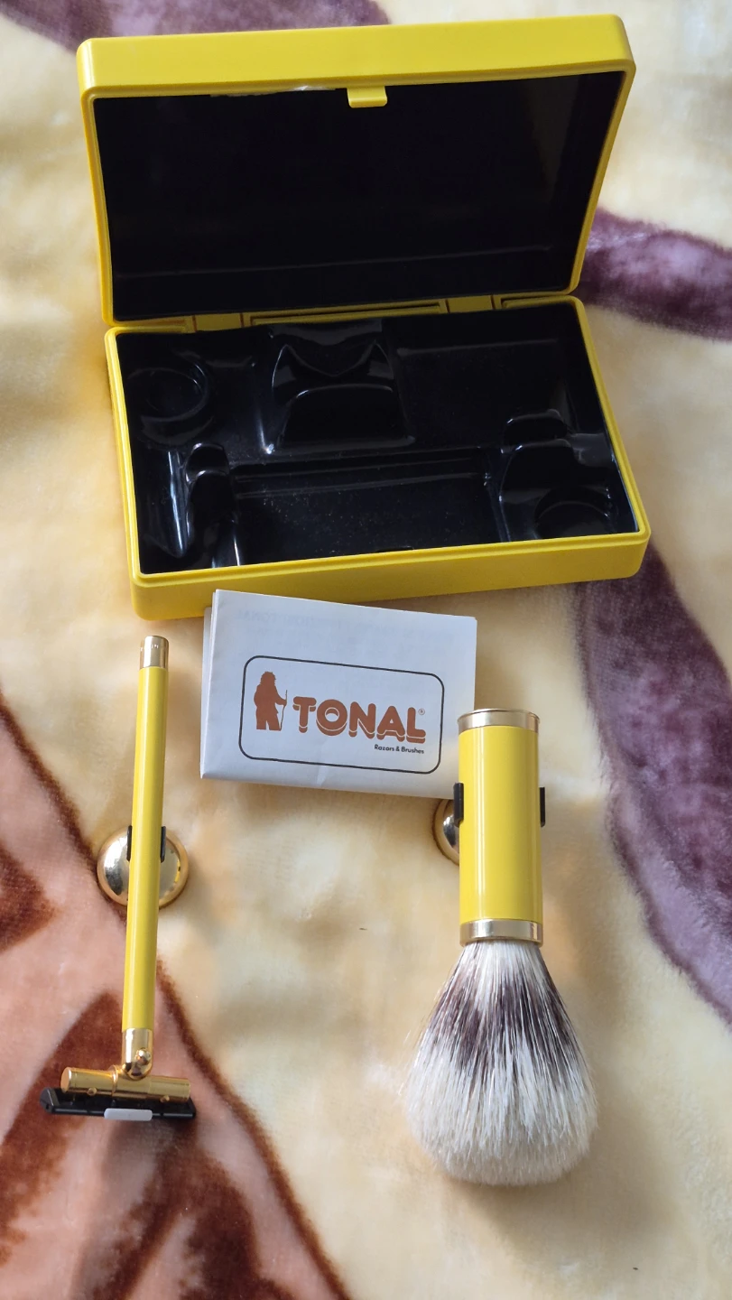 Tonal Shaving Set with Razor and Brush - photo 3