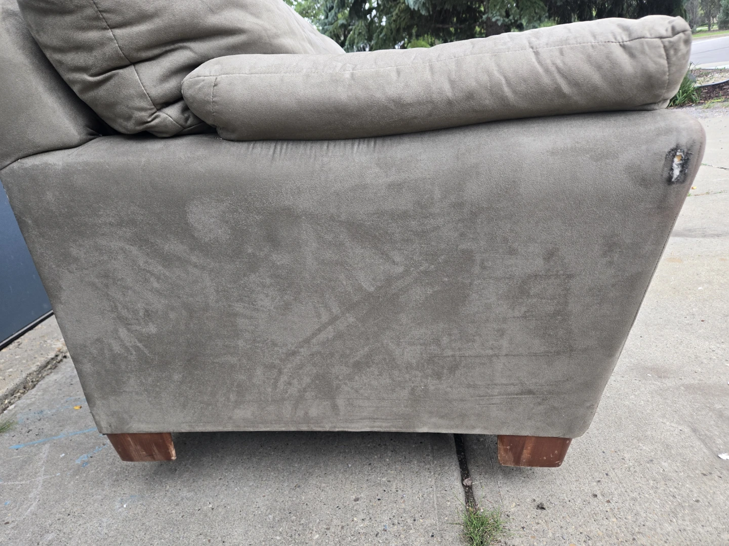 Lazyboy couch and love seat - photo 3