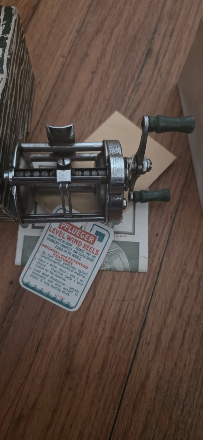 Pflueger Level Wind Reels - photo 4