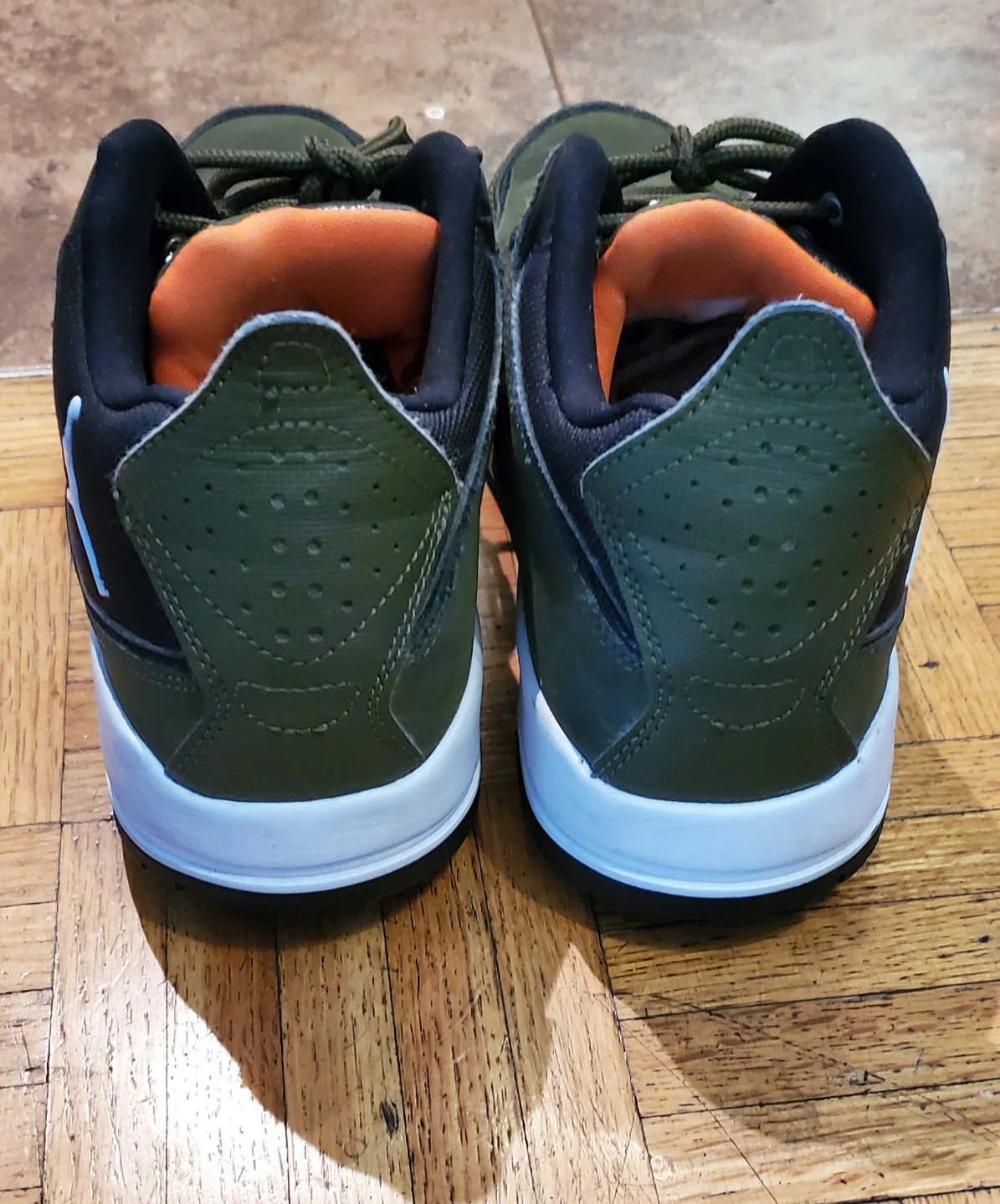 Men's Jordan Sneakers Shoes  Size 9.5 - photo 3