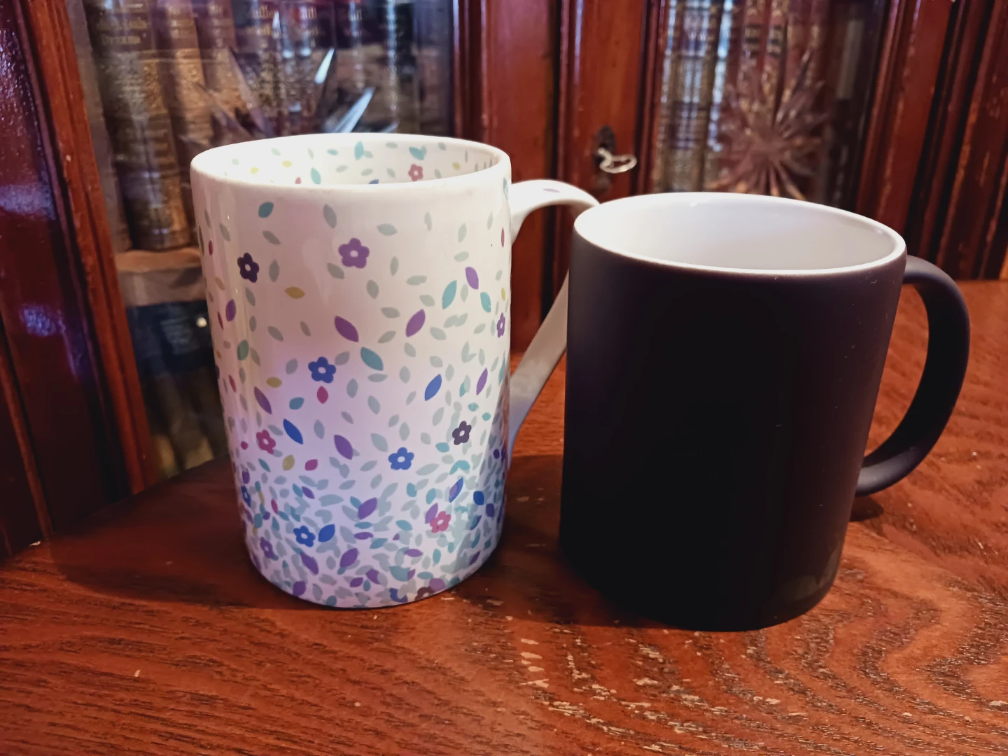 $3 EACH !! Set of Two Ceramic Mugs. - photo 2