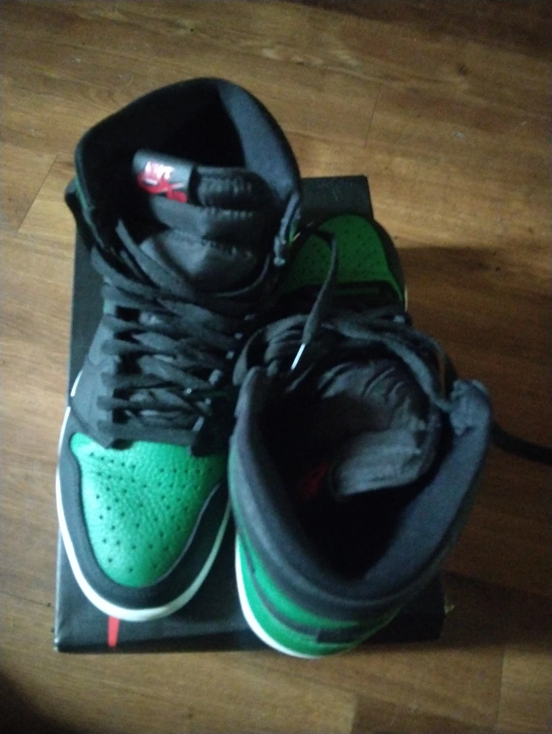 Nike Air Jordan 1 Retro High Pine Green - photo 2