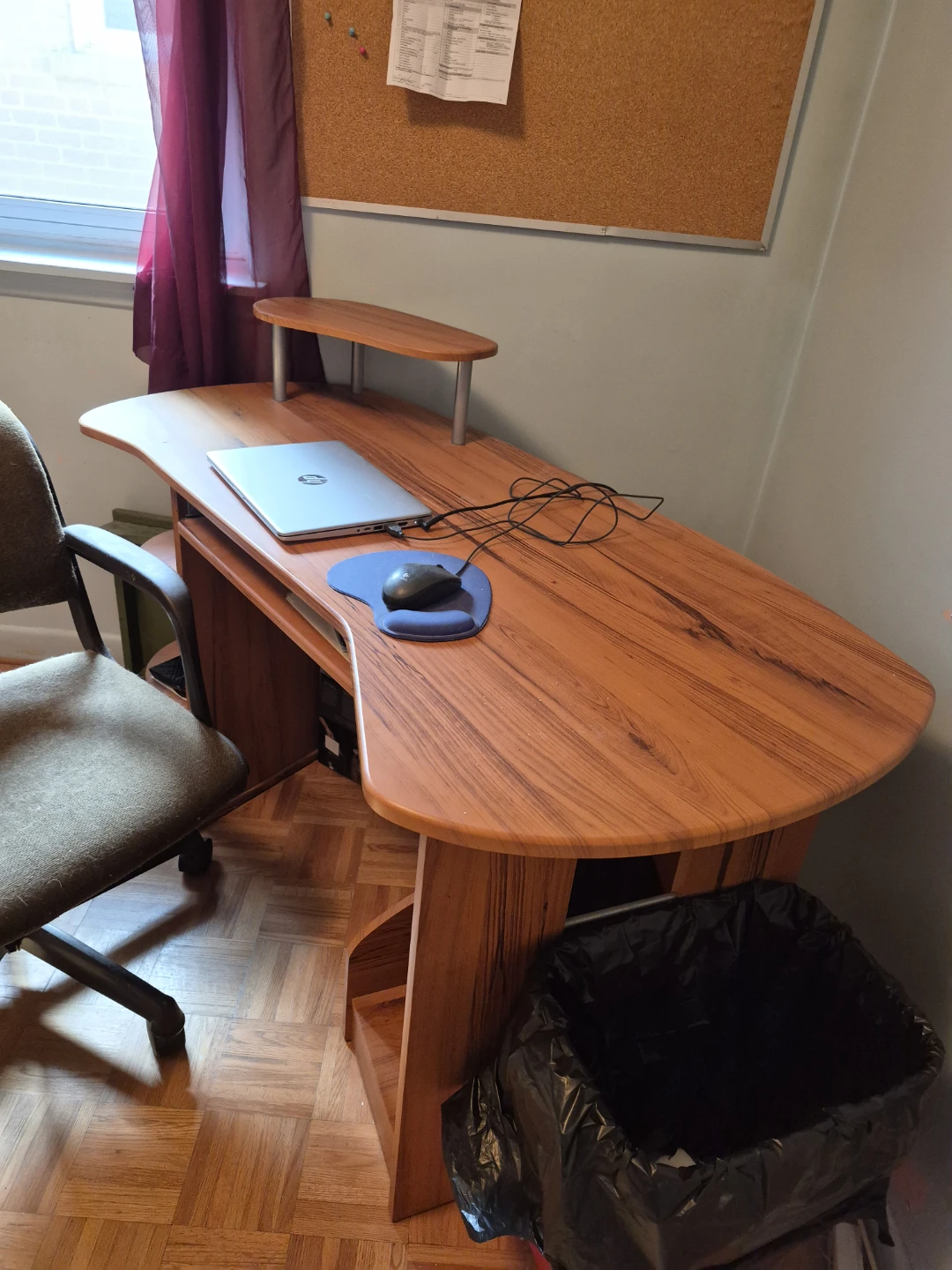 Wooden computer desk with matching rolling office chair - photo 2