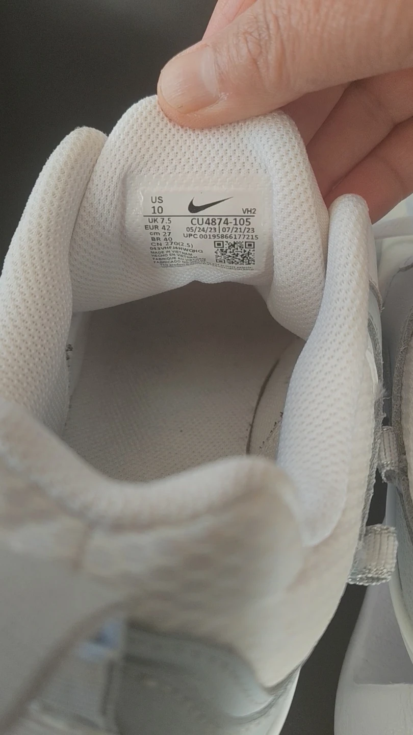 Nike Women's Sneakers Size 10 - photo 4